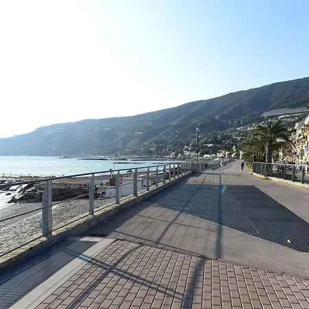 Hotel Petit Royal 3*