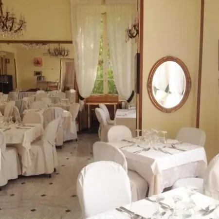 Petit Royal ホテル オスペダレッティ