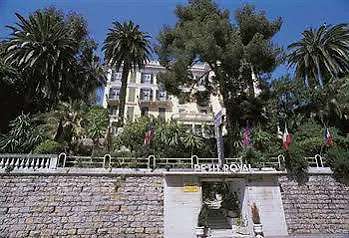 Petit Royal Hotel