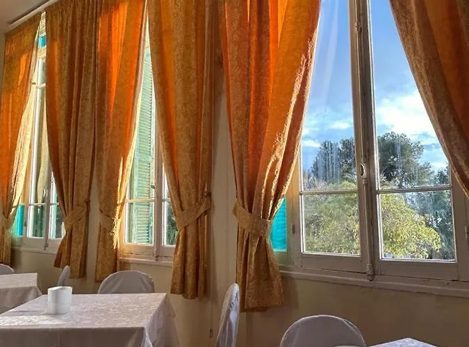 Petit Royal Hotel