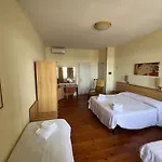 Petit Royal Hotell 3*