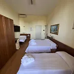 Petit Royal Hotell Ospedaletti