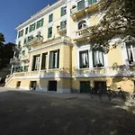 Petit Royal 3*