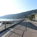 Hotell Petit Royal 3*