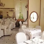 Petit Royal Отель Оспедалетти