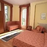 Hotell Petit Royal 3*