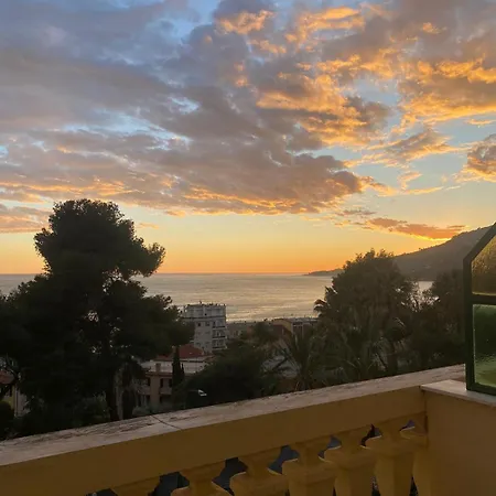 佩蒂特皇家酒店 3* 欧斯佩达蒂