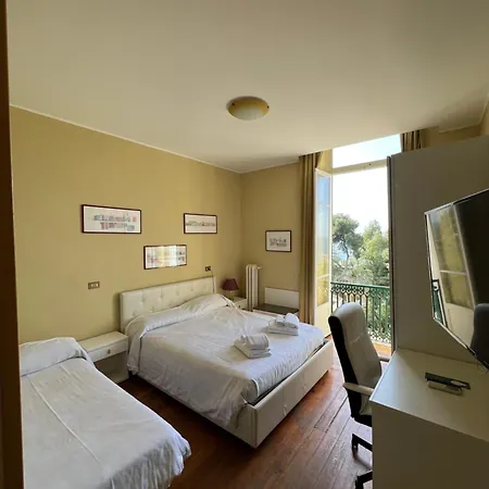 Hotel Petit Royal 3* Ospedaletti