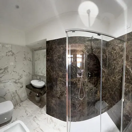 佩蒂特皇家酒店 酒店 欧斯佩达蒂