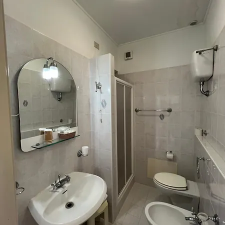 佩蒂特皇家酒店 欧斯佩达蒂