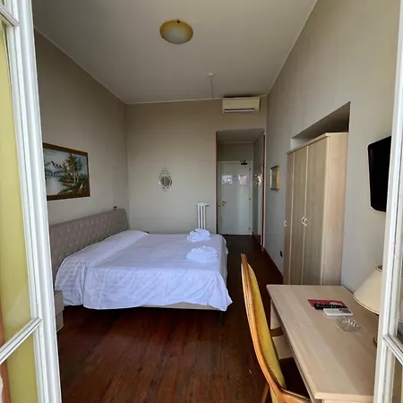 佩蒂特皇家酒店