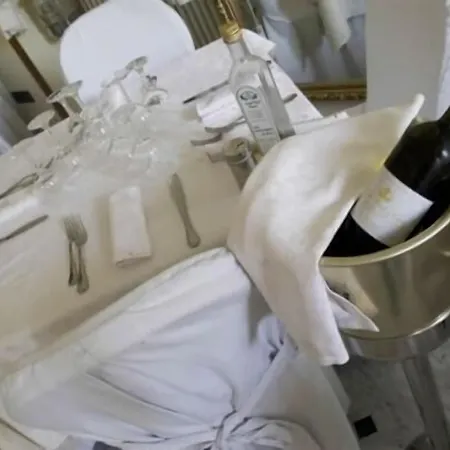 佩蒂特皇家酒店 酒店 3*