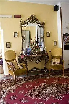 Ξενοδοχείο Petit Royal 3*
