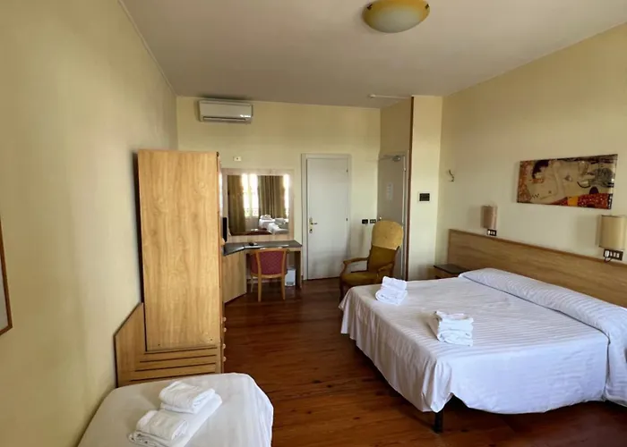 Petit Royal Hotel 3*