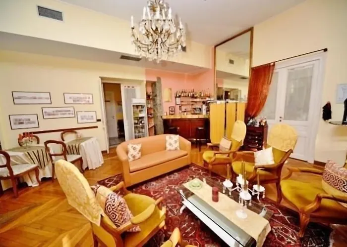 Petit Royal Hotel 3*