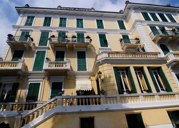 Hotel Petit Royal 3*